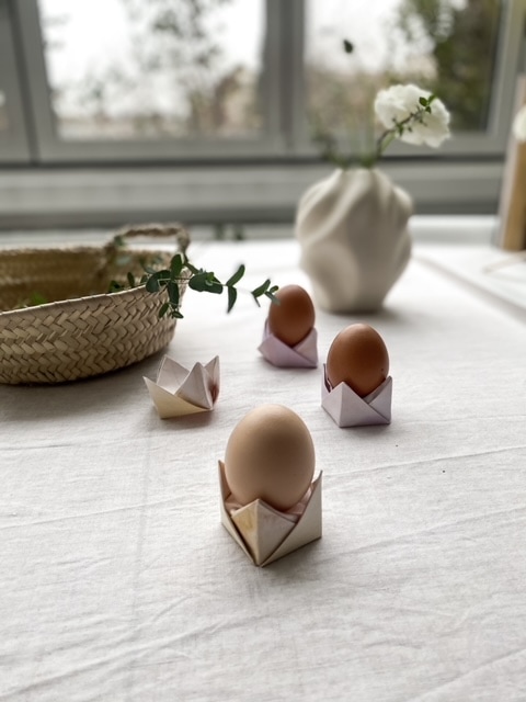 Nachhaltige-Ostern-Papier-Eierbecher